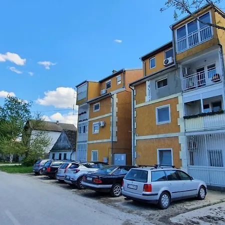 Julija 3 Appartamento Pančevo